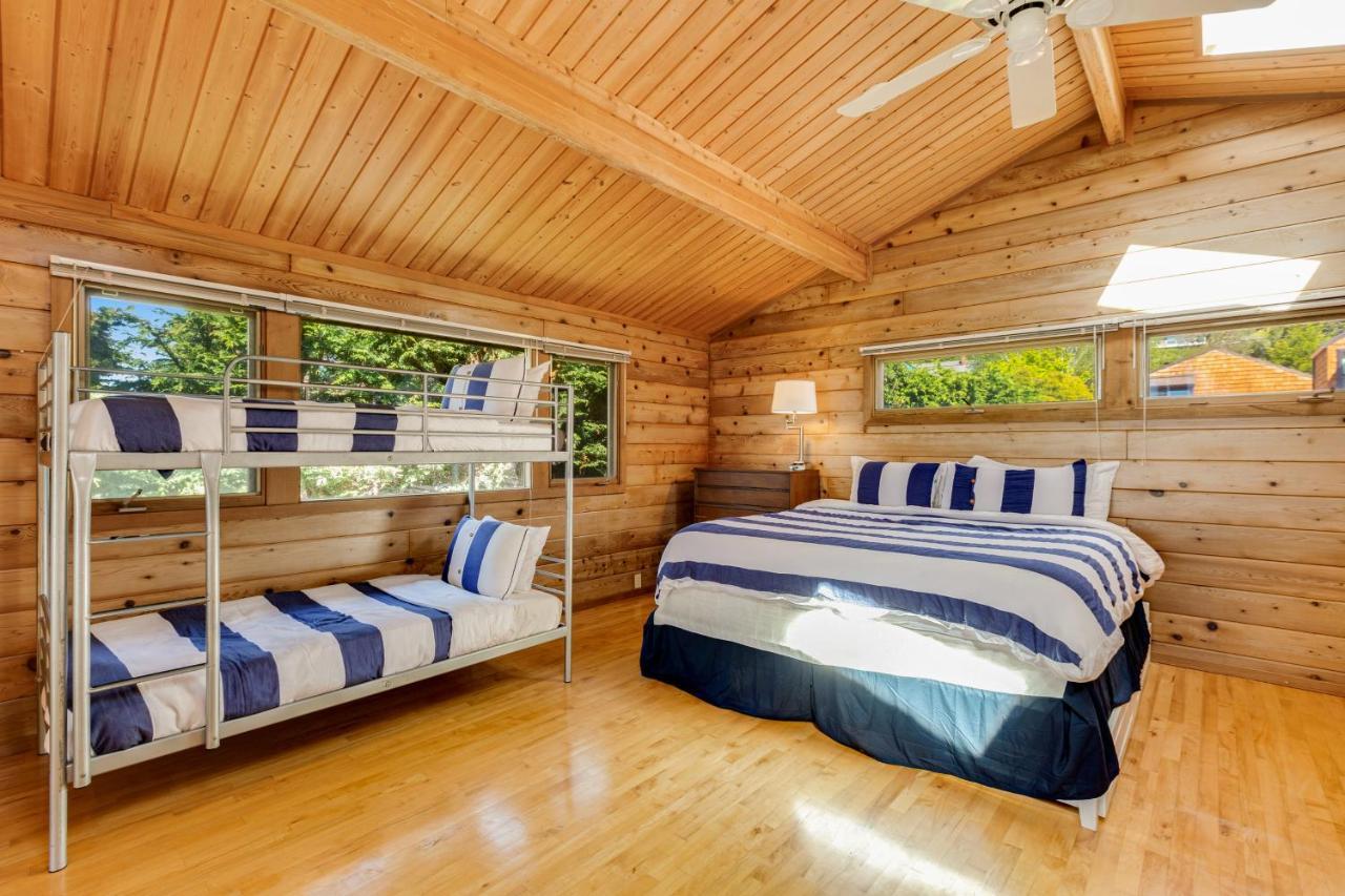 Whidbey Cedar Sunsets Villa Freeland Екстериор снимка