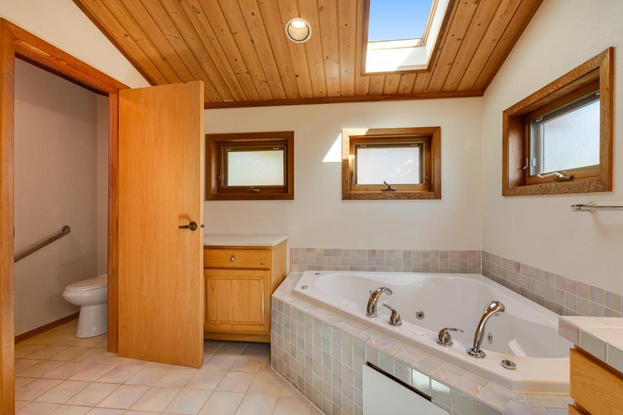 Whidbey Cedar Sunsets Villa Freeland Екстериор снимка